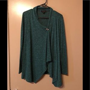 Asymmetric green & black button top.